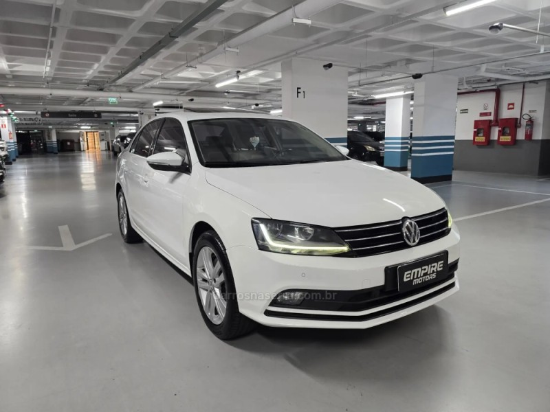 JETTA 2.0 TSI HIGHLINE 211CV GASOLINA 4P DSG - 2017 - PORTO ALEGRE