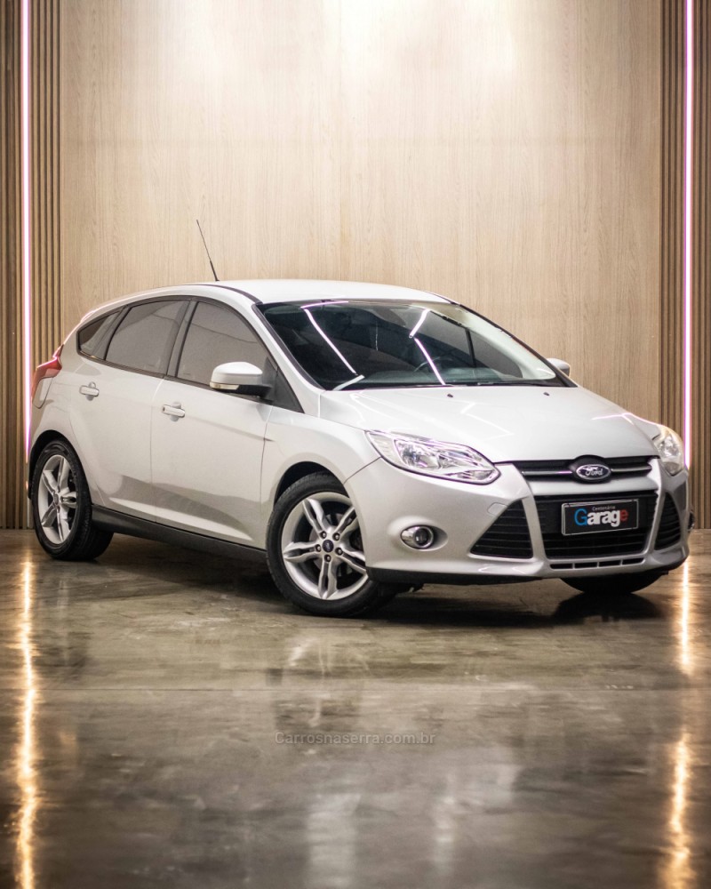 focus 2.0 se hatch 16v flex 4p auto 2014 caxias do sul