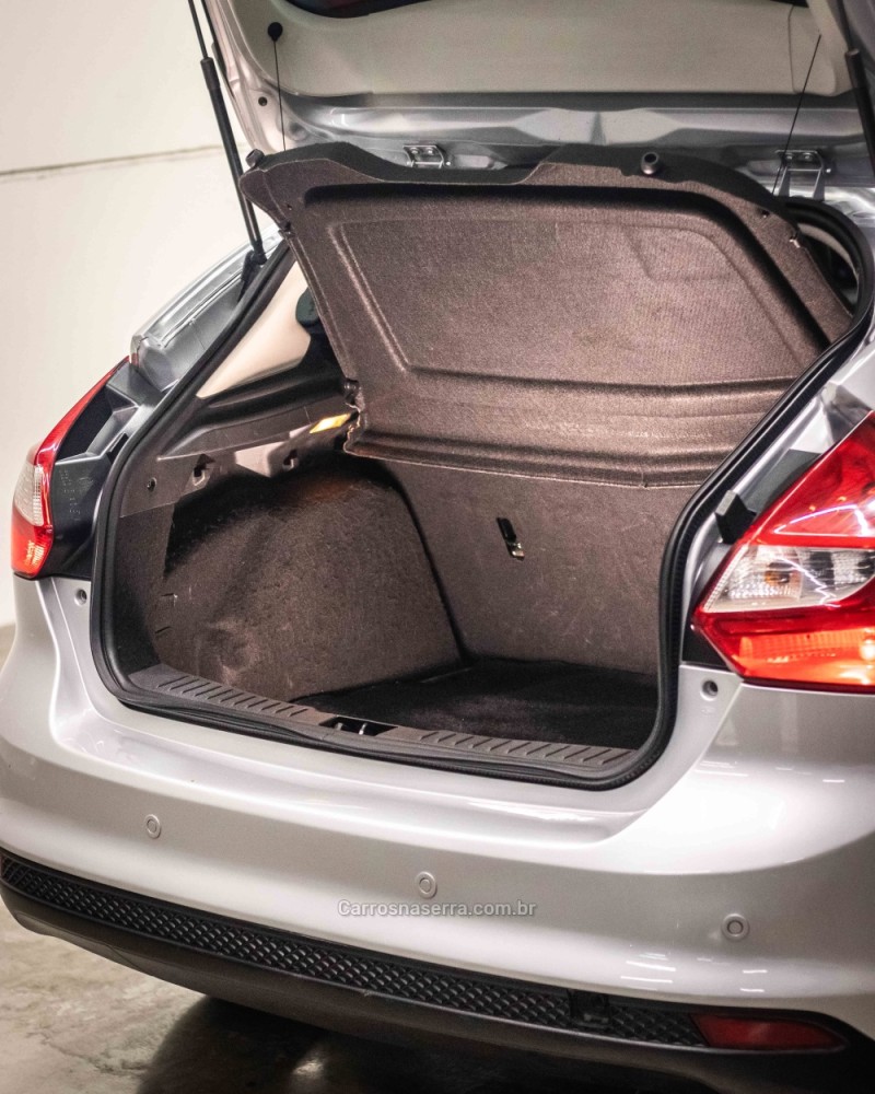 FOCUS 2.0 SE HATCH 16V FLEX 4P AUTO - 2014 - CAXIAS DO SUL