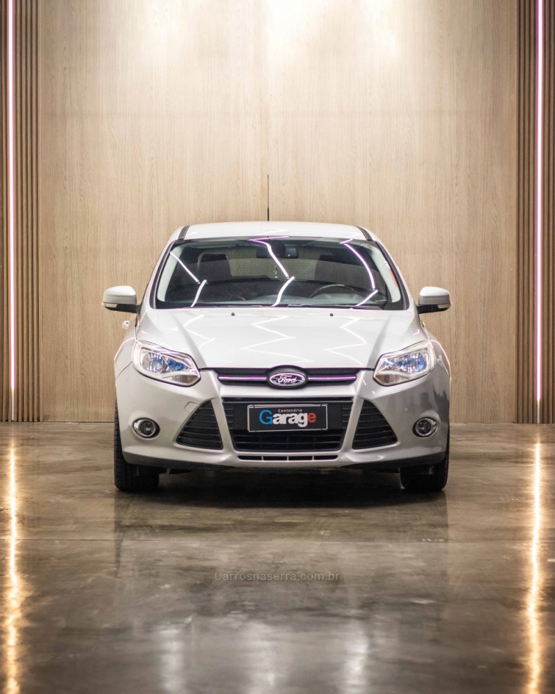 FOCUS 2.0 SE HATCH 16V FLEX 4P AUTO - 2014 - CAXIAS DO SUL