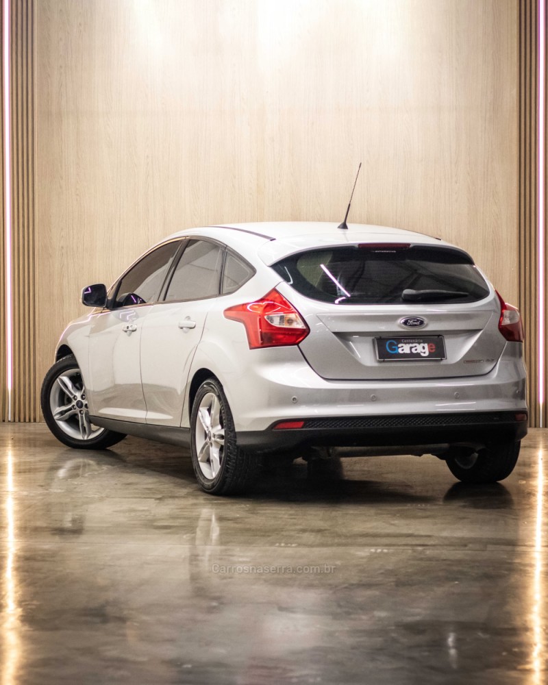 FOCUS 2.0 SE HATCH 16V FLEX 4P AUTO - 2014 - CAXIAS DO SUL