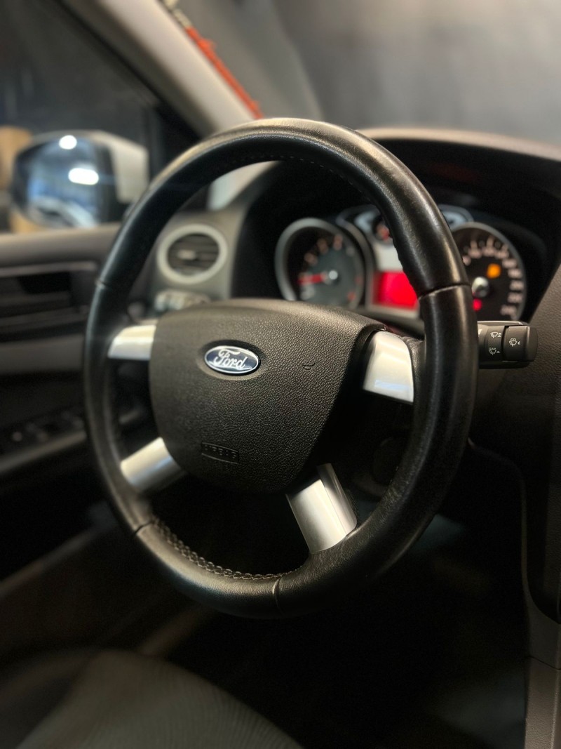 FOCUS 2.0 GLX 16V FLEX 4P AUTOMÁTICO - 2013 - CAXIAS DO SUL