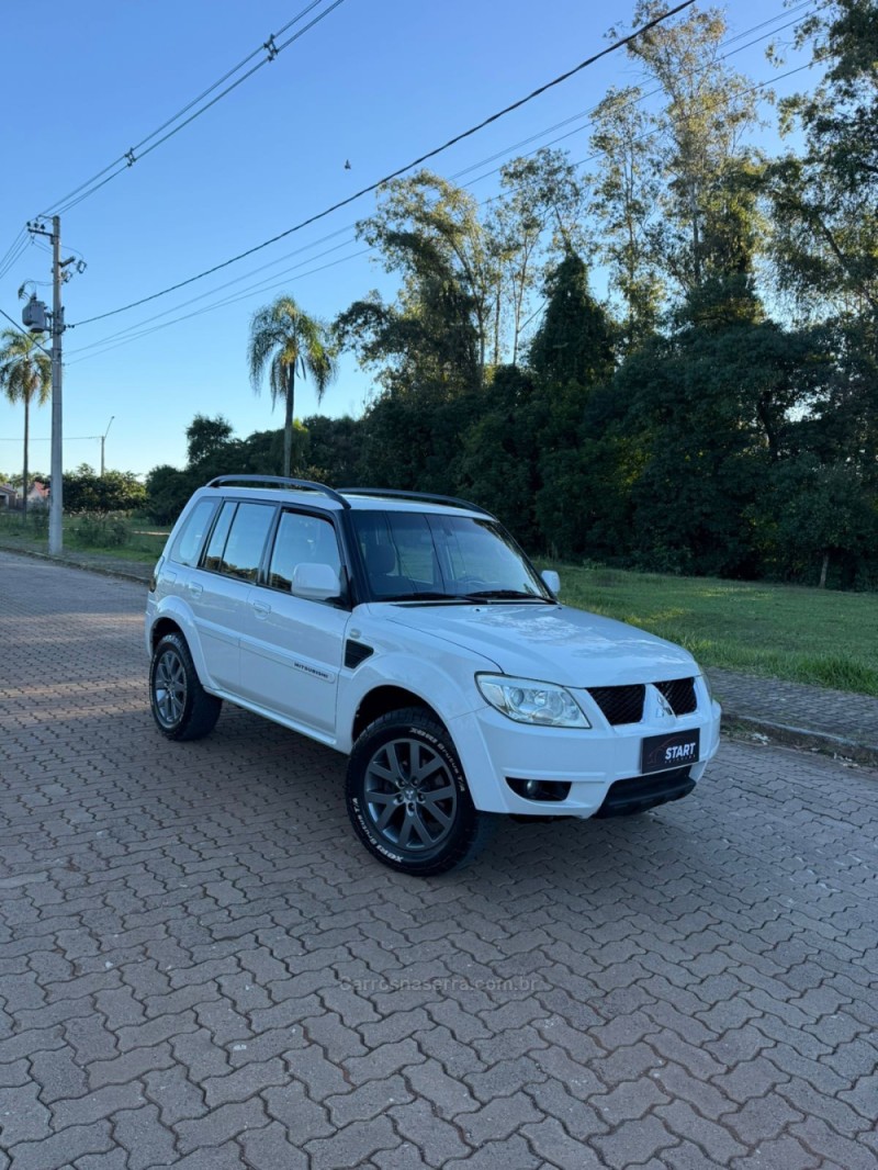 pajero tr4 2.0 4x4 16v 140cv flex 4p automatico 2012 arroio do meio