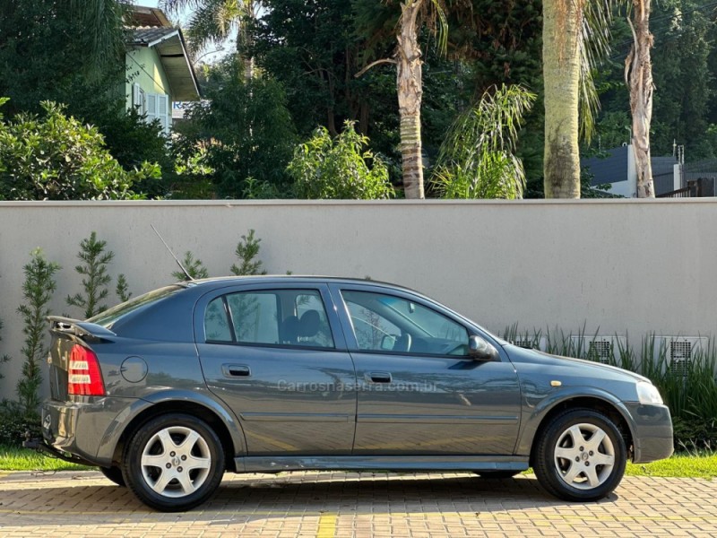 ASTRA 2.0 MPFI ADVANTAGE 8V FLEX 4P MANUAL - 2009 - DOIS IRMãOS