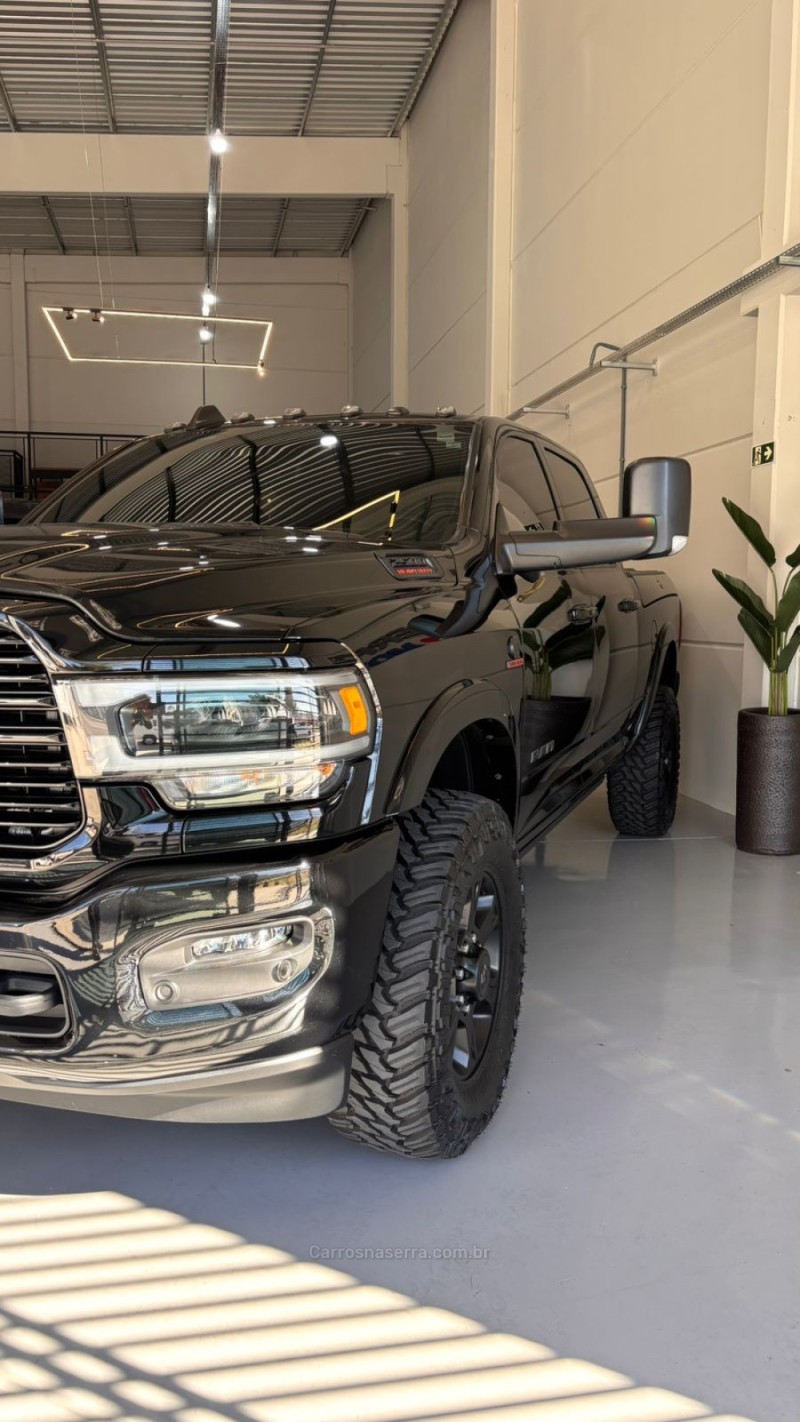 RAM 6.7 3500 LARAMIE 4X4 CD 6 CILINDROS TURBO DIESEL 4P AUTOMÁTICO - 2022 - BENTO GONçALVES