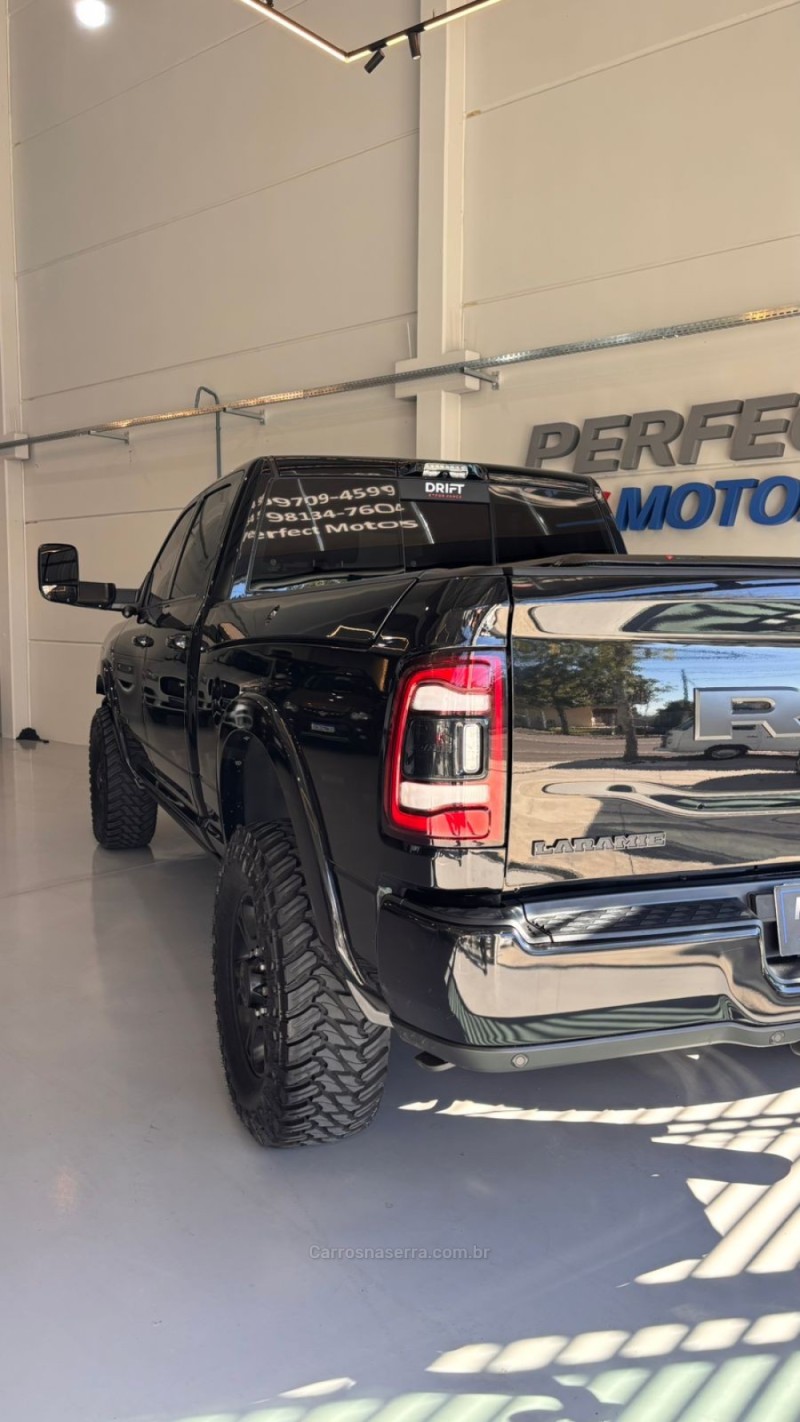 RAM 6.7 3500 LARAMIE 4X4 CD 6 CILINDROS TURBO DIESEL 4P AUTOMÁTICO - 2022 - BENTO GONçALVES