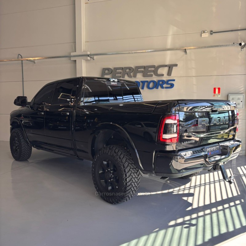 RAM 6.7 3500 LARAMIE 4X4 CD 6 CILINDROS TURBO DIESEL 4P AUTOMÁTICO - 2022 - BENTO GONçALVES