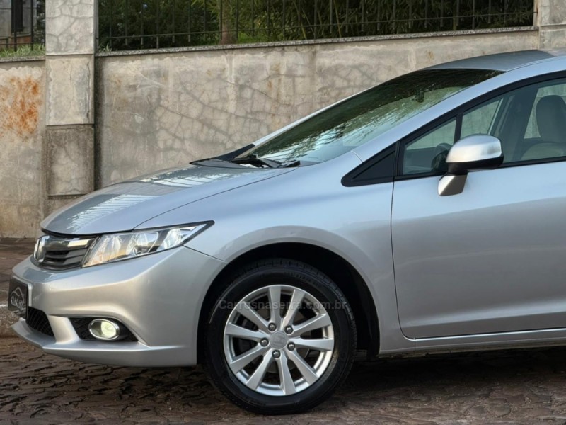 CIVIC 1.8 LXS 16V FLEX 4P AUTOMÁTICO - 2013 - DOIS IRMãOS