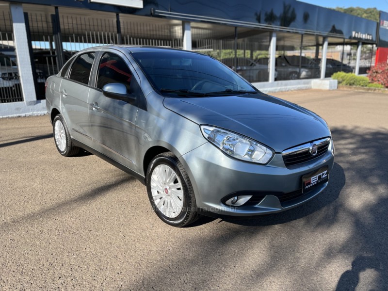 GRAND SIENA 1.6 MPI ESSENCE 16V FLEX 4P MANUAL - 2015 - BOM PRINCíPIO