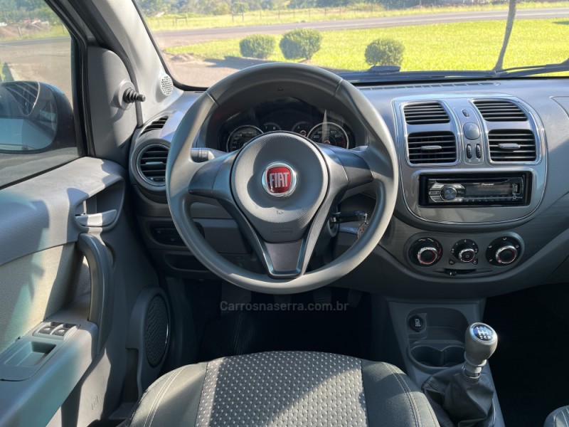 GRAND SIENA 1.6 MPI ESSENCE 16V FLEX 4P MANUAL - 2015 - BOM PRINCíPIO