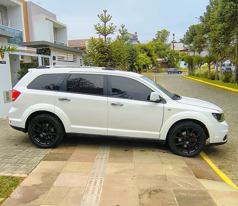 JOURNEY 3.6 RT AWD V6 GASOLINA 4P AUTOMÁTICO - 2013 - FARROUPILHA