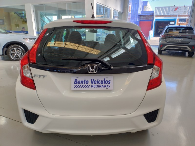 FIT 1.5 LX 16V FLEX 4P MANUAL - 2015 - BENTO GONçALVES