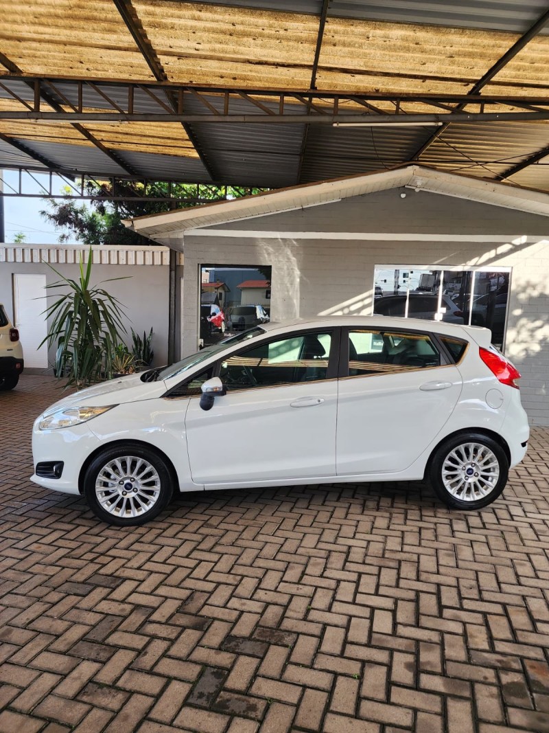 FIESTA 1.6 TITANIUM PLUS HATCH 16V FLEX 4P AUTOMÁTICO - 2014 - CAXIAS DO SUL