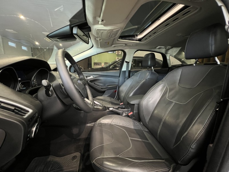 FOCUS 2.0 TITANIUM FASTBACK 16V FLEX 4P AUTOMÁTICO - 2016 - CAXIAS DO SUL
