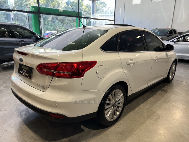 FOCUS 2.0 TITANIUM FASTBACK 16V FLEX 4P AUTOMÁTICO - 2016 - CAXIAS DO SUL