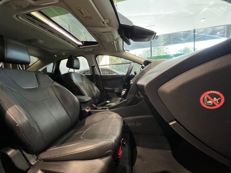 FOCUS 2.0 TITANIUM FASTBACK 16V FLEX 4P AUTOMÁTICO - 2016 - CAXIAS DO SUL