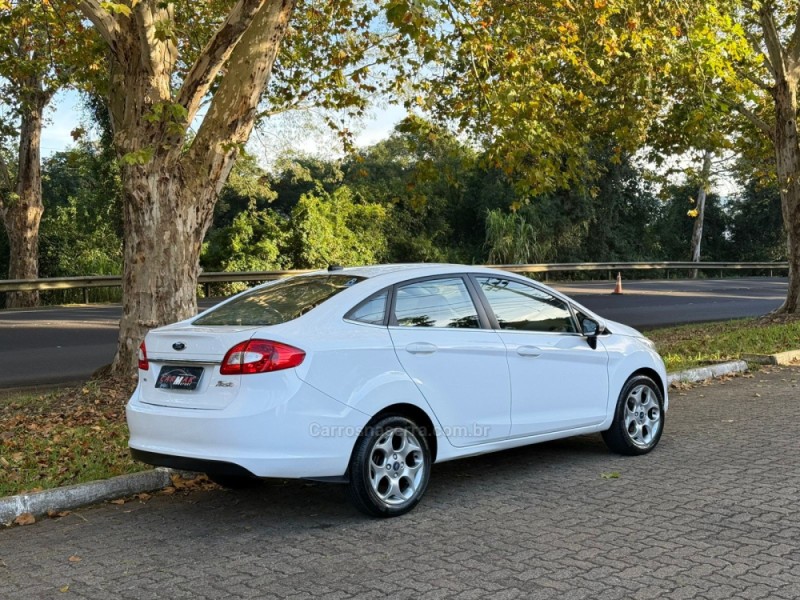 FIESTA 1.6 SE SEDAN 16V FLEX 4P MANUAL - 2013 - DOIS IRMãOS