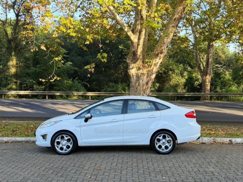 FIESTA 1.6 SE SEDAN 16V FLEX 4P MANUAL - 2013 - DOIS IRMãOS