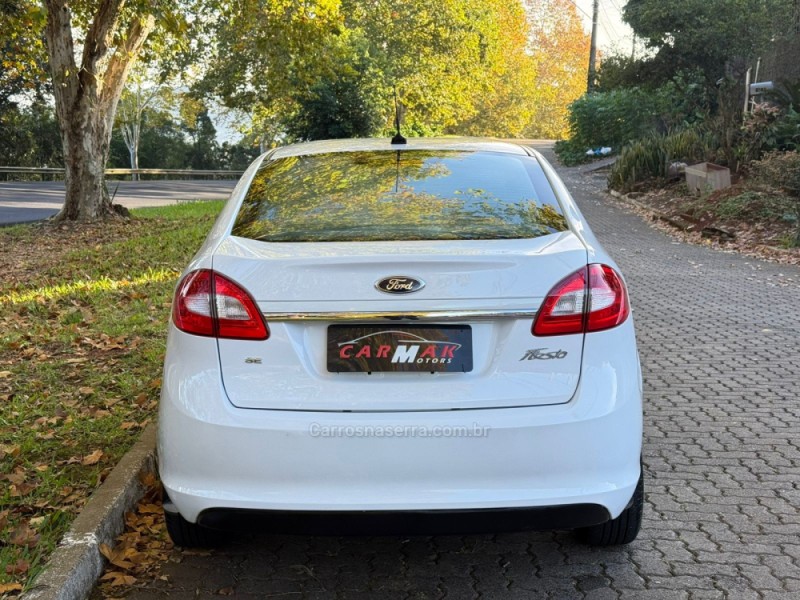 FIESTA 1.6 SE SEDAN 16V FLEX 4P MANUAL - 2013 - DOIS IRMãOS