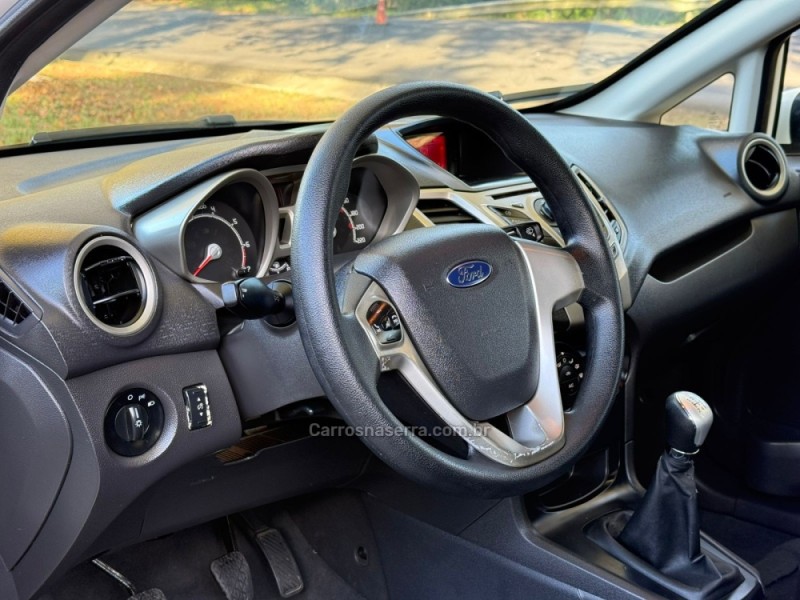 FIESTA 1.6 SE SEDAN 16V FLEX 4P MANUAL - 2013 - DOIS IRMãOS