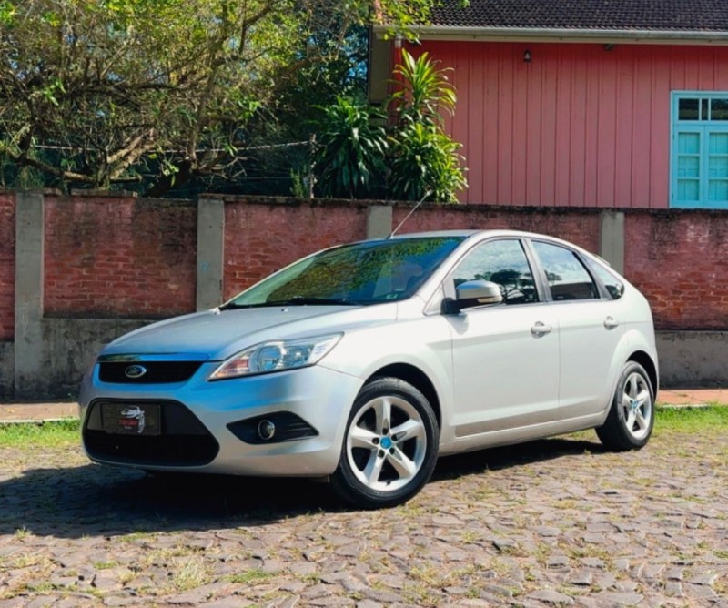 FOCUS 1.6 GLX 8V FLEX 4P MANUAL - 2013 - SãO SEBASTIãO DO CAí