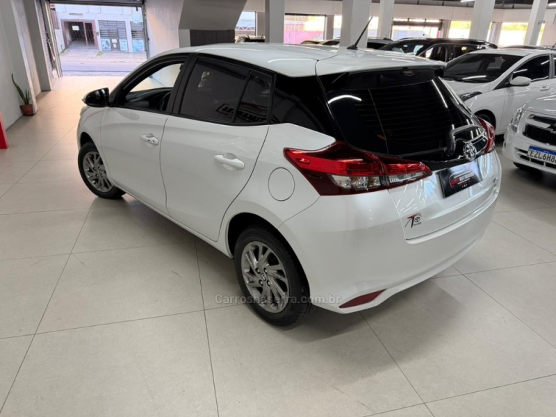 YARIS 1.5 XS CONNECT 16V FLEX 4P AUTOMÁTICO - 2025 - CAXIAS DO SUL