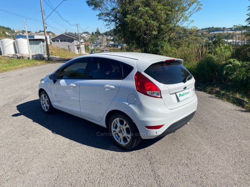 FIESTA 1.6 SEL HATCH 16V FLEX 4P MANUAL - 2017 - FLORES DA CUNHA