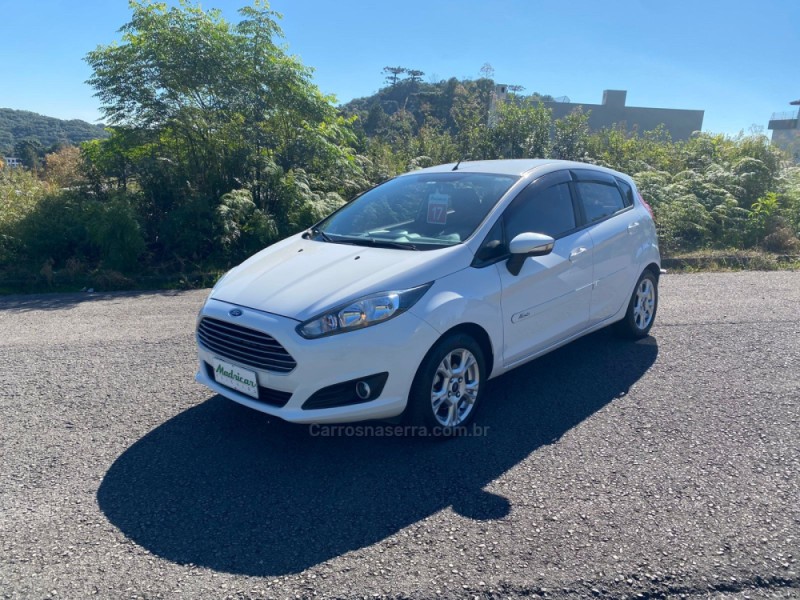 fiesta 1.6 sel hatch 16v flex 4p manual 2017 flores da cunha