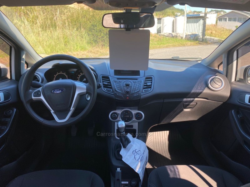 FIESTA 1.6 SEL HATCH 16V FLEX 4P MANUAL - 2017 - FLORES DA CUNHA