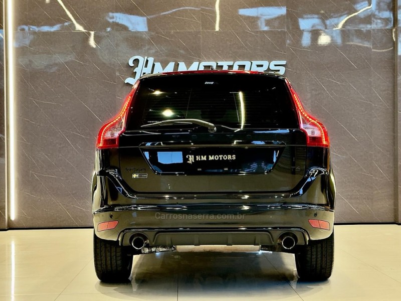 XC60 2.0 T6 R DESIGN TURBO GASOLINA 4P AUTOMÁTICO - 2015 - CAXIAS DO SUL