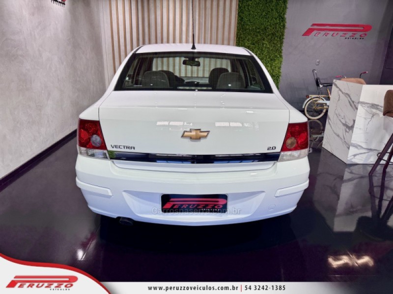VECTRA 2.0 MPFI ELEGANCE 8V FLEX 4P MANUAL - 2011 - NOVA PRATA