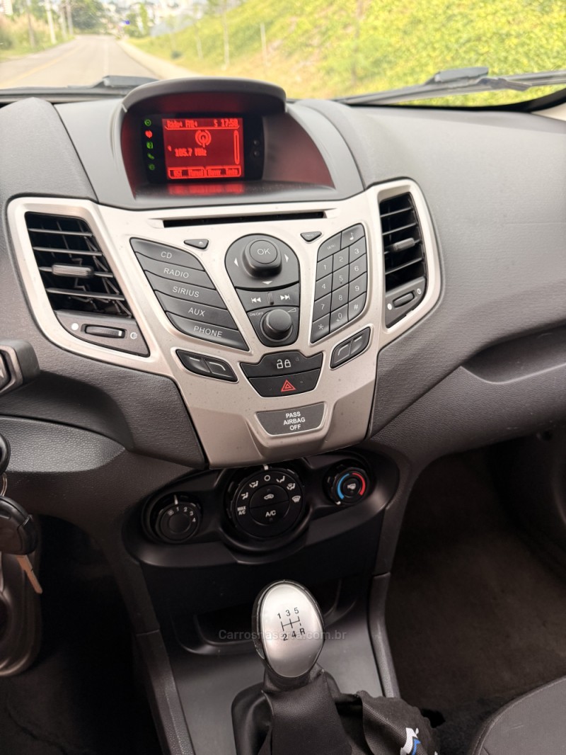 FIESTA 1.6 SE HATCH 16V FLEX 4P MANUAL - 2013 - CAXIAS DO SUL