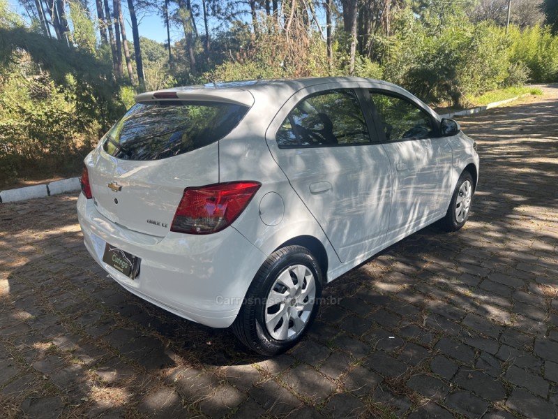 ONIX 1.4 MPFI LT 8V FLEX 4P MANUAL - 2016 - NOVA PRATA