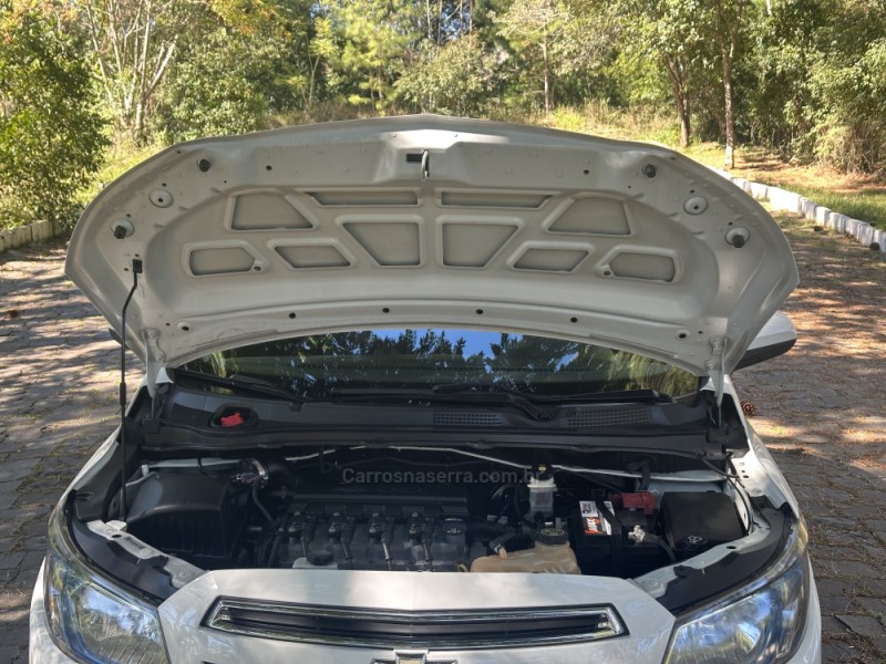 ONIX 1.4 MPFI LT 8V FLEX 4P MANUAL - 2016 - NOVA PRATA