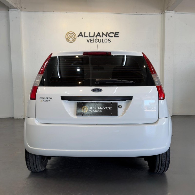 FIESTA 1.0 MPI PERSONNALITÉ 8V FLEX 4P MANUAL - 2004 - CAXIAS DO SUL