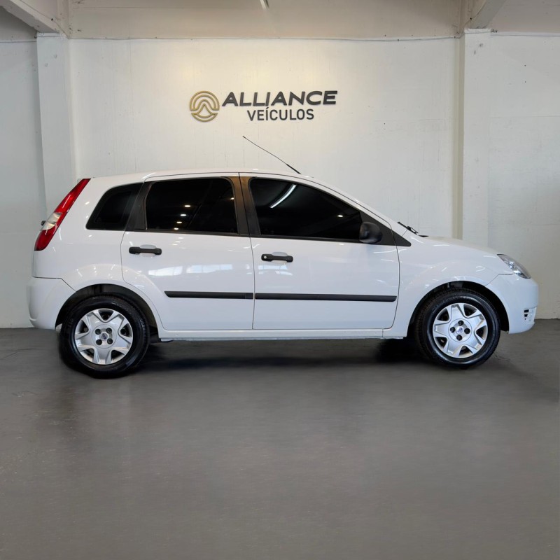 FIESTA 1.0 MPI PERSONNALITÉ 8V FLEX 4P MANUAL - 2004 - CAXIAS DO SUL