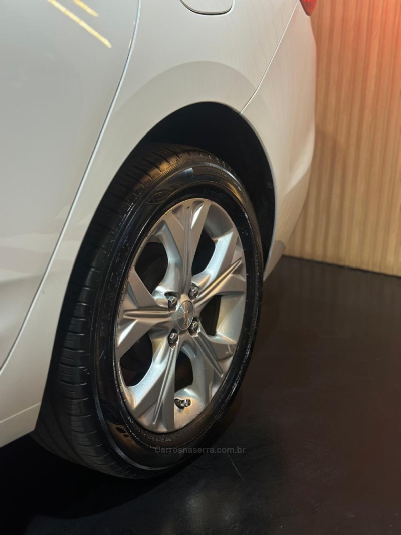 ONIX 1.0 TURBO FLEX RS 4P AUTOMÁTICO - 2021 - LAJEADO