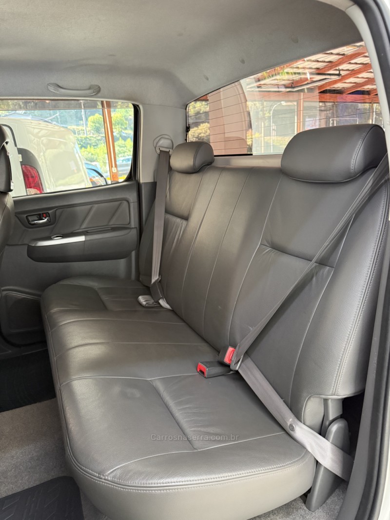 HILUX 3.0 SRV 4X4 CD 16V TURBO INTERCOOLER DIESEL 4P AUTOMÁTICO - 2012 - FARROUPILHA