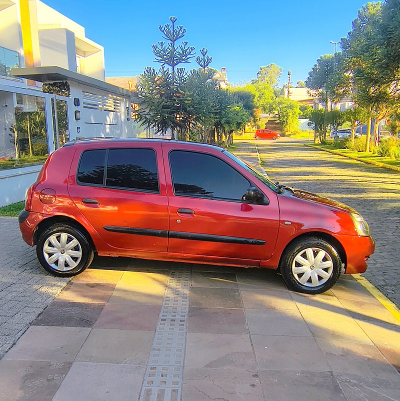 CLIO 1.0 RL 16V GASOLINA 4P MANUAL - 2005 - FARROUPILHA