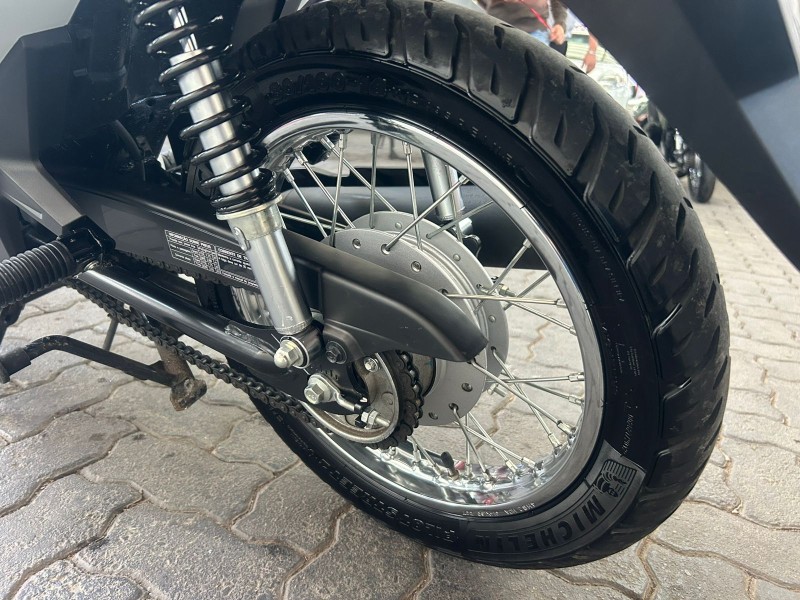 BIZ 125 ES - 2025 - TRêS COROAS