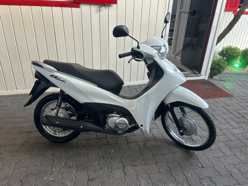 BIZ 125 ES - 2025 - TRêS COROAS