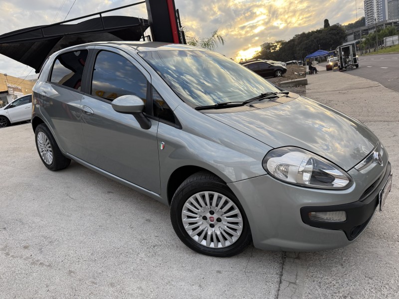 punto 1.4 attractive italia 8v flex 4p manual 2013 caxias do sul