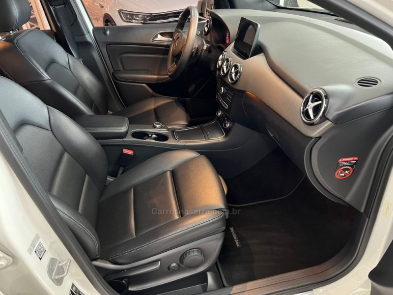B 200 1.6 TURBO 16V FLEX 4P AUTOMATIZADO - 2017 - CAXIAS DO SUL