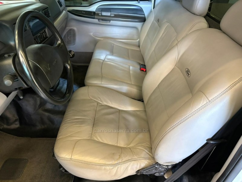 F-250 4.2 XLT 4X2 CS TURBO DIESEL 2P MANUAL - 2000 - SAPIRANGA