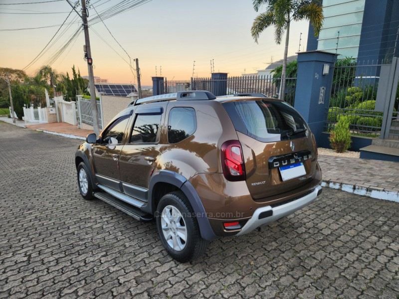 DUSTER 1.6 DYNAMIQUE 4X2 16V FLEX 4P MANUAL - 2016 - MONTENEGRO
