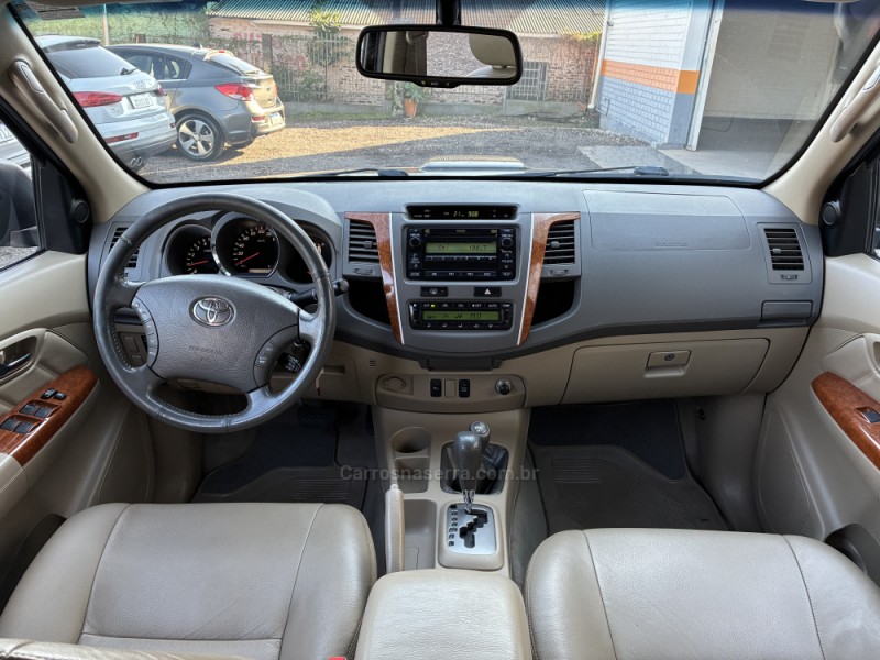 HILUX SW4 3.0 SRV 4X4 7 LUGARES 16V TURBO INTERCOOLER DIESEL 4P AUTOMÁTICO - 2011 - VENâNCIO AIRES
