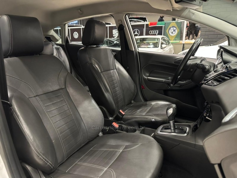 FIESTA 1.0 ECOBOOST TITANIUM PLUS HATCH 12V GASOLINA 4P AUTOMÁTICO - 2017 - CAXIAS DO SUL