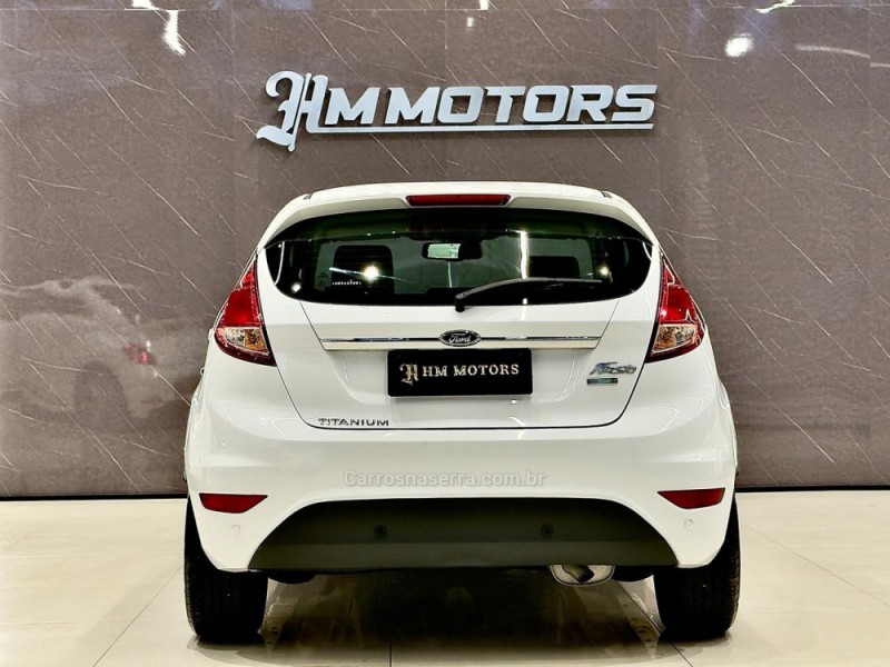 FIESTA 1.0 ECOBOOST TITANIUM PLUS HATCH 12V GASOLINA 4P AUTOMÁTICO - 2017 - CAXIAS DO SUL