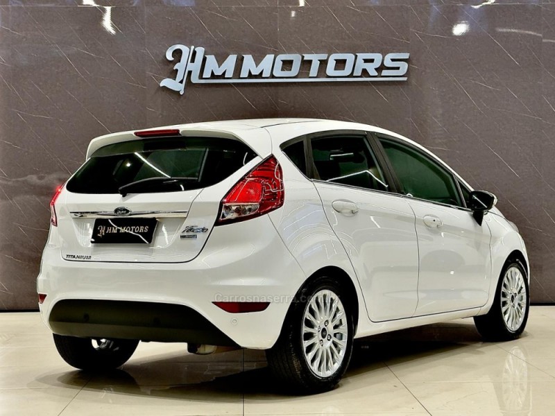 FIESTA 1.0 ECOBOOST TITANIUM PLUS HATCH 12V GASOLINA 4P AUTOMÁTICO - 2017 - CAXIAS DO SUL
