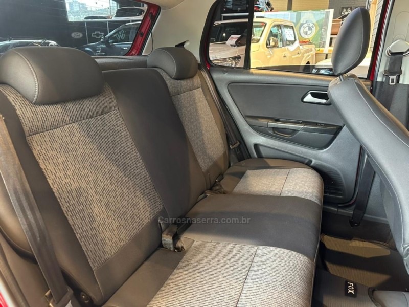FOX 1.0 ITREND 8V FLEX 4P MANUAL - 2014 - CAXIAS DO SUL